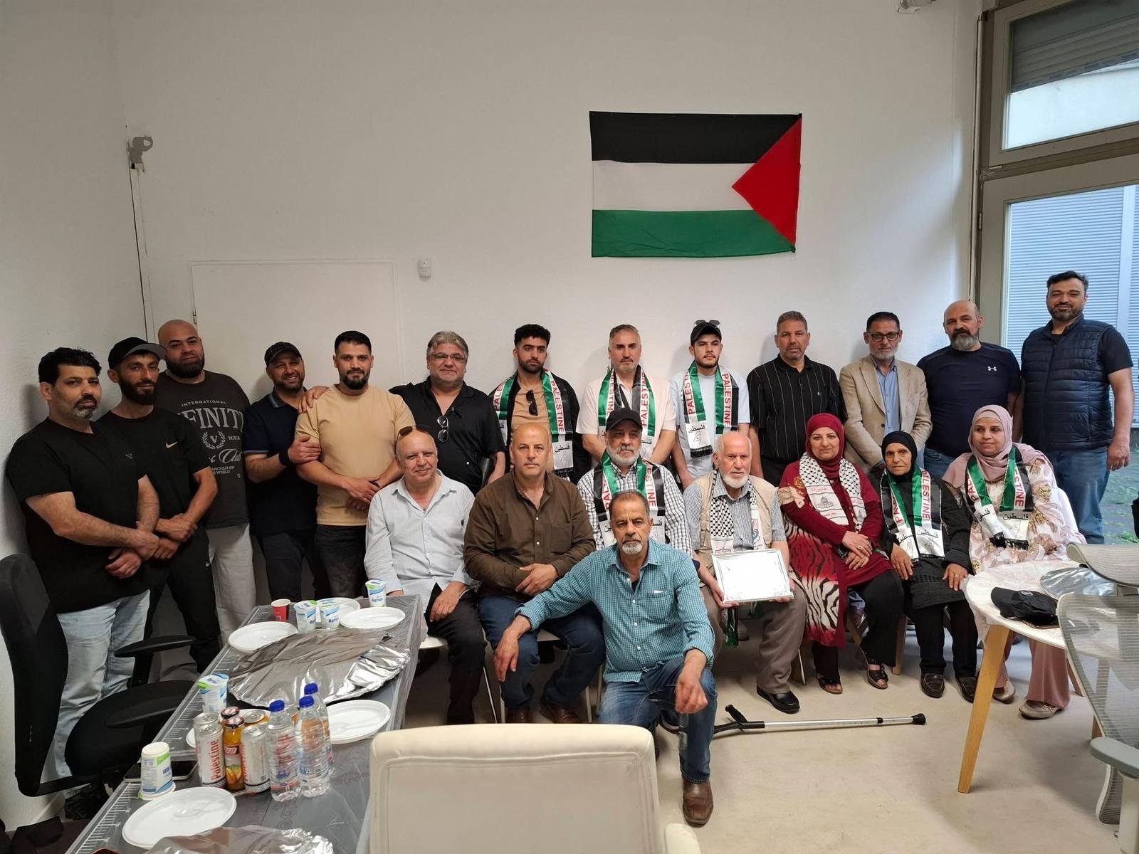 حركة فتح في برلين تكرم مجموعة من الاعلاميين تقديرا لجهودهم الوطنية والاعلامية